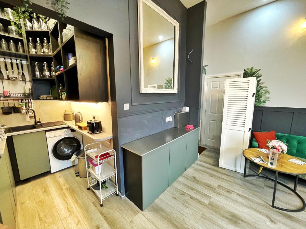 Adeamstays Provides Beautiful Centrally Located 1 And 2 Bed Apartments On Liverpools Boulevard Bagian luar foto