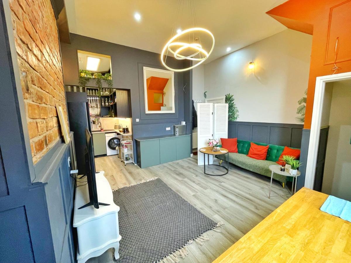 Adeamstays Provides Beautiful Centrally Located 1 And 2 Bed Apartments On Liverpools Boulevard Bagian luar foto