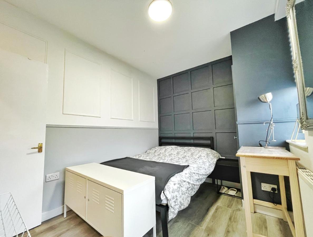Adeamstays Provides Beautiful Centrally Located 1 And 2 Bed Apartments On Liverpools Boulevard Bagian luar foto