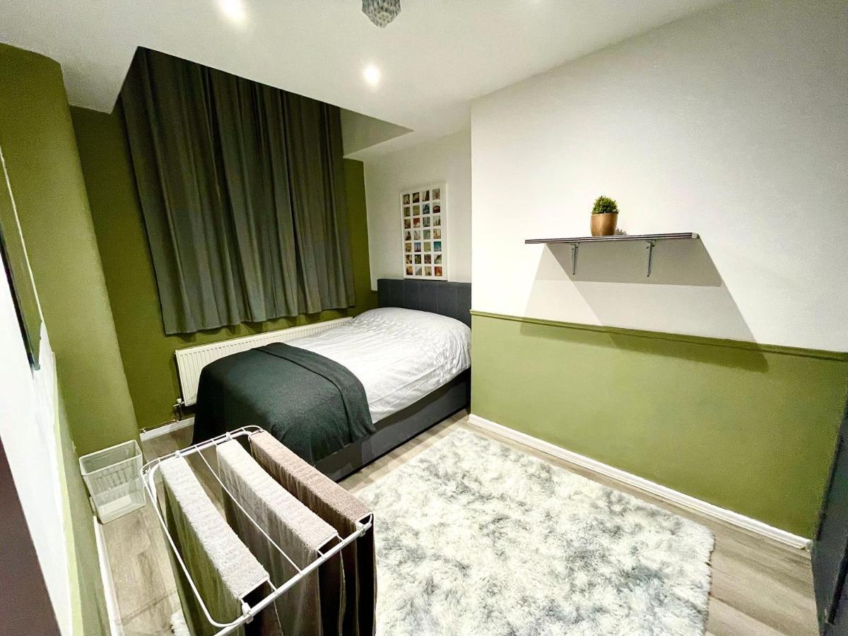 Adeamstays Provides Beautiful Centrally Located 1 And 2 Bed Apartments On Liverpools Boulevard Bagian luar foto