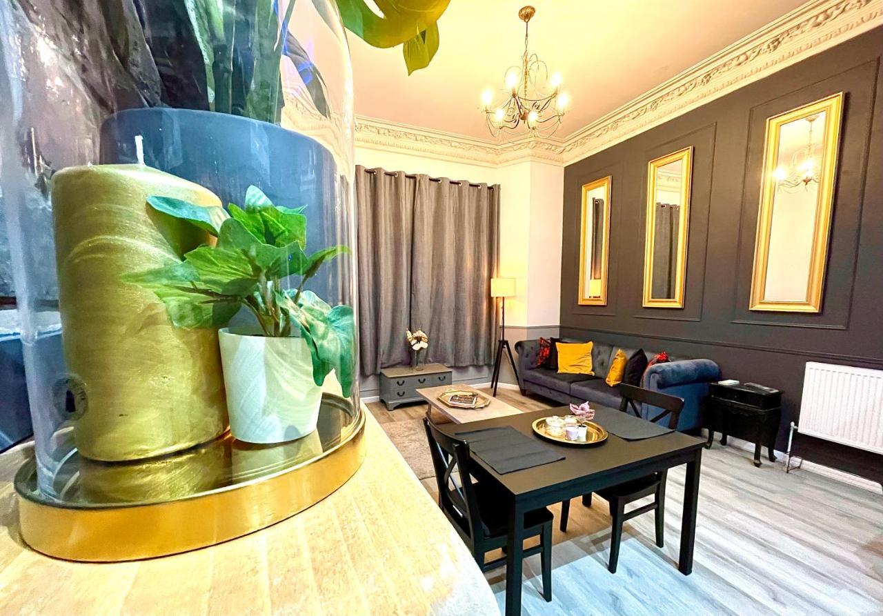 Adeamstays Provides Beautiful Centrally Located 1 And 2 Bed Apartments On Liverpools Boulevard Bagian luar foto